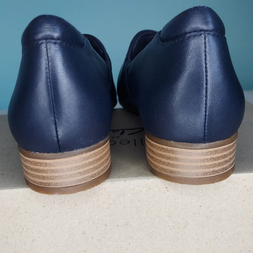 Clarks Juliet Palm Navy Blue Loafers Women's Size 8 Brand New In Box